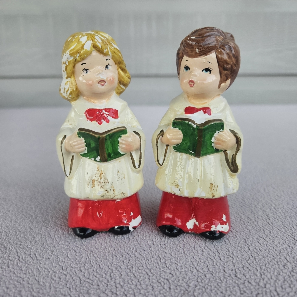 VTG Christmas Caroler Set of 2 Boy Girl Caroling Figurine 3 3/4" Boy Girl Japan
